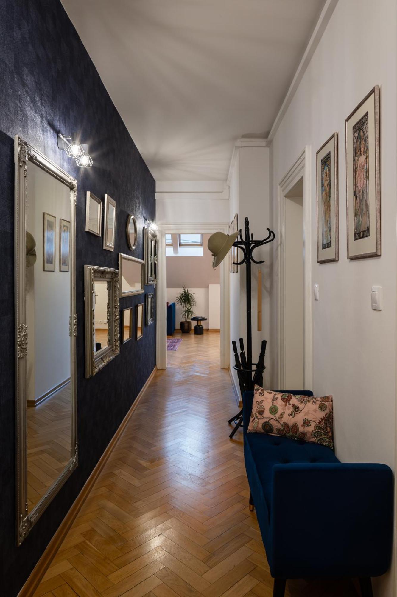 Decadent Art Deco Balcony Apartment In Old Town Prague Exterior photo