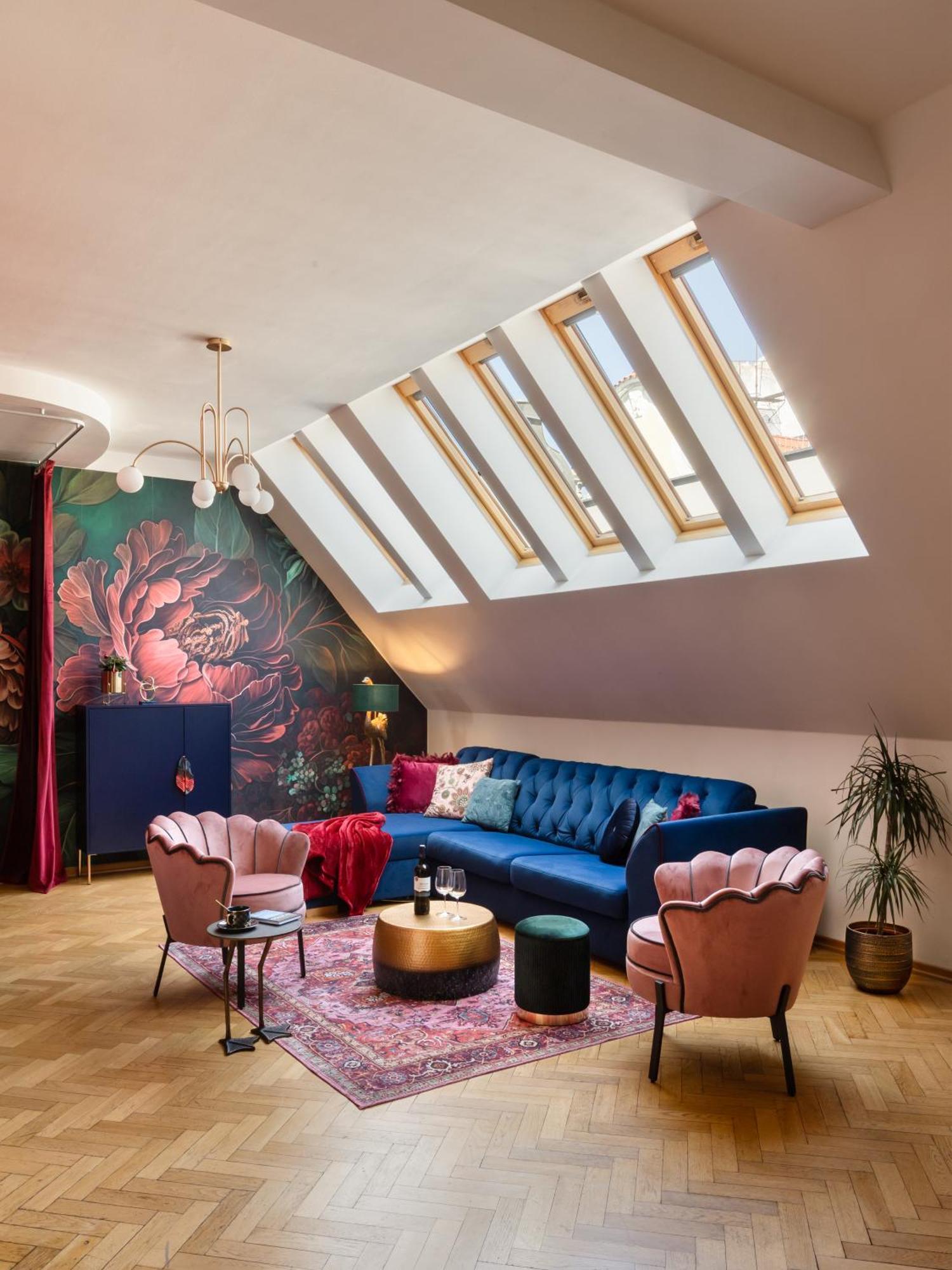 Decadent Art Deco Balcony Apartment In Old Town Prague Exterior photo